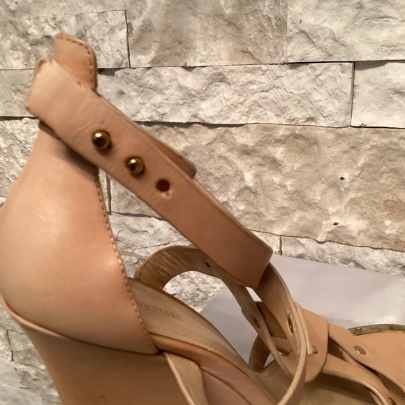 Pour La Victoire Strappy Kassia High-Heeled Sandals - Picture 12 of 14